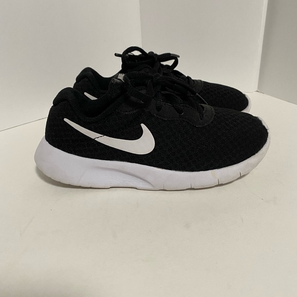 Nike Tanjun Black Lace Up Size 13.5C Good Condition - Picture 2 of 8
